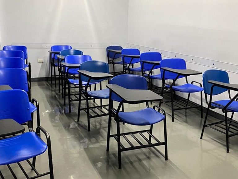 Salon de clases CEDUK